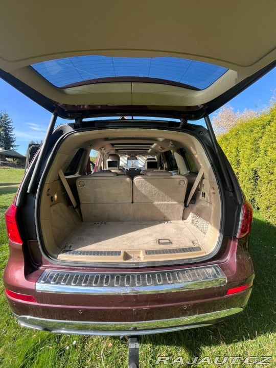 Mercedes-Benz GL 4,7 V8 4Matic nový mode 2012