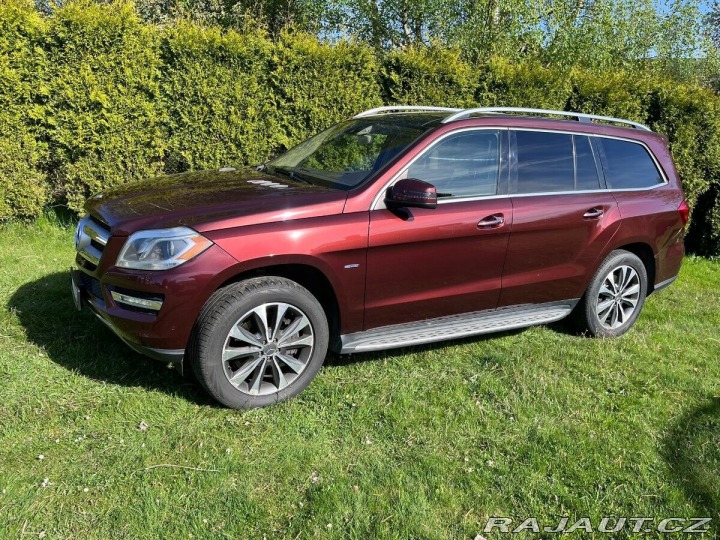 Mercedes-Benz GL 4,7 V8 4Matic nový mode 2012