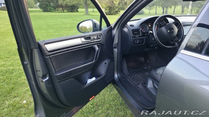Volkswagen Touareg 3,0 TDI 193KW Top stav 2016