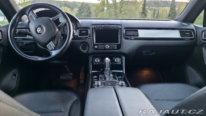 Volkswagen Touareg 3,0 TDI 193KW Top stav 2016