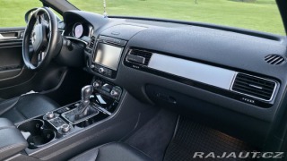 Volkswagen Touareg 3,0   TDI 193KW Top stav 2016