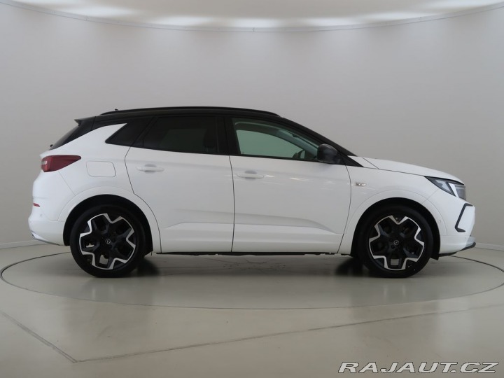 Opel Grandland 1.6Plug-in,147kW,4x4 2022