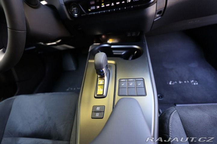Lexus Ostatní modely UX 300h 300h 2,0 HEV BUSINESS TEC 2025
