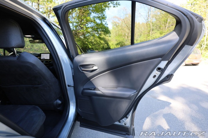 Lexus Ostatní modely UX 300h 300h 2,0 HEV BUSINESS TEC 2025