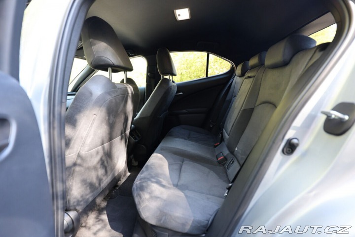 Lexus Ostatní modely UX 300h 300h 2,0 HEV BUSINESS TEC 2025