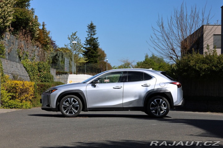 Lexus Ostatní modely UX 300h 300h 2,0 HEV BUSINESS TEC 2025