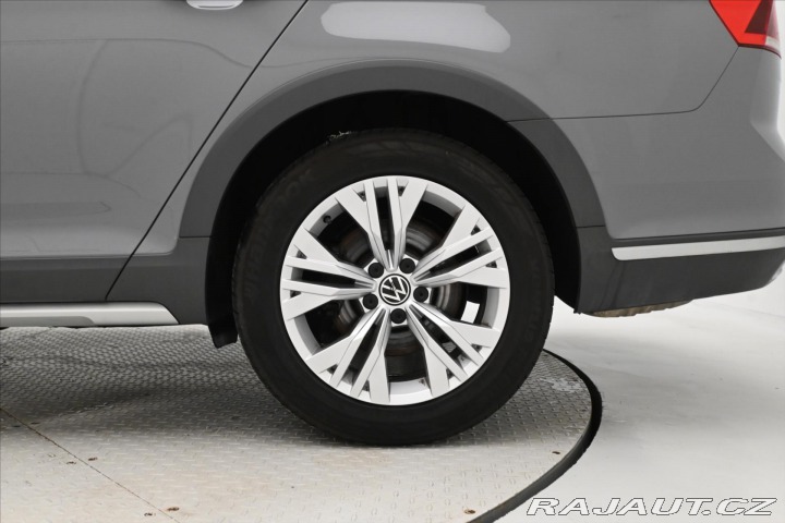 Volkswagen Passat 2,0 TDI 147kW 4x4 DSG Zár 2023