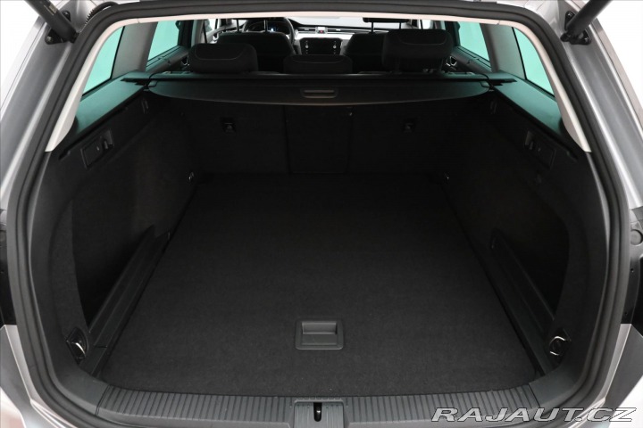Volkswagen Passat 2,0 TDI 110 kW DSG Busine 2023