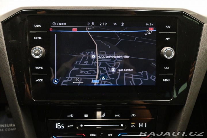 Volkswagen Passat 2,0 TDI 110 kW DSG Busine 2023