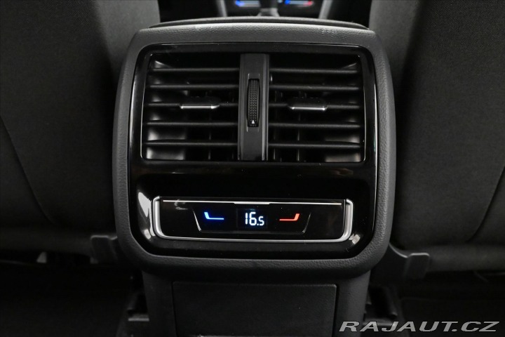 Volkswagen Passat 2,0 TDI 110 kW DSG Busine 2023