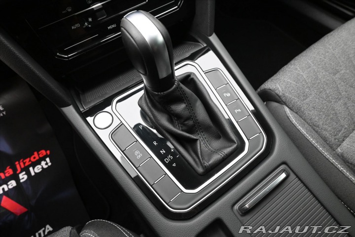 Volkswagen Passat 2,0 TDI 110 kW DSG Busine 2023