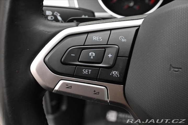 Volkswagen Passat 2,0 TDI 110 kW DSG Busine 2023