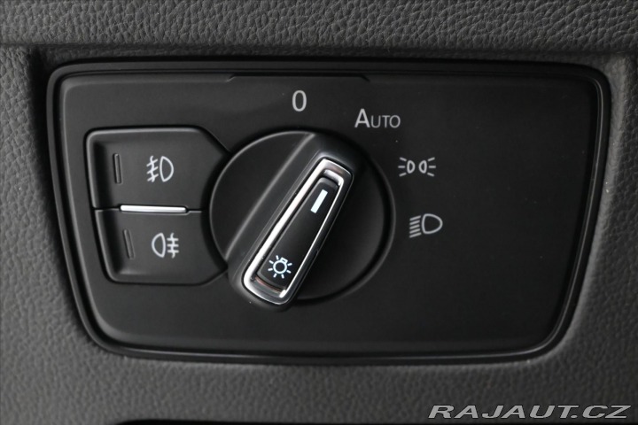 Volkswagen Passat 2,0 TDI 110 kW DSG Busine 2023