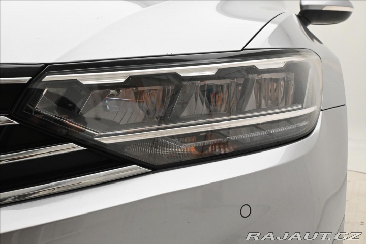 Volkswagen Passat 2,0 TDI 110 kW DSG Busine 2023