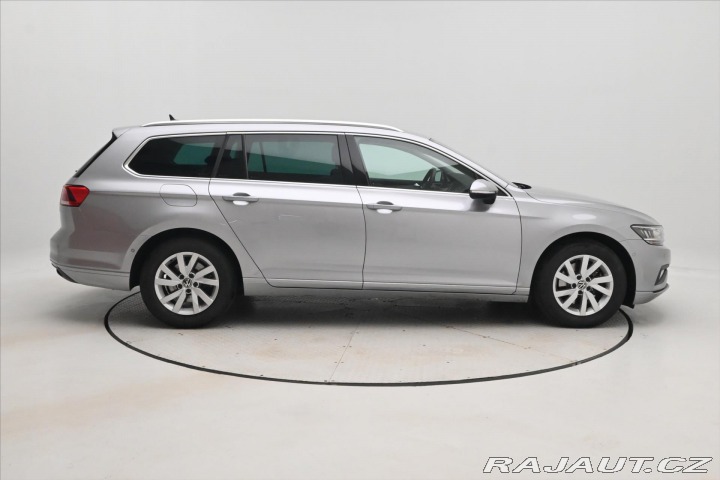 Volkswagen Passat 2,0 TDI 110 kW DSG Busine 2023