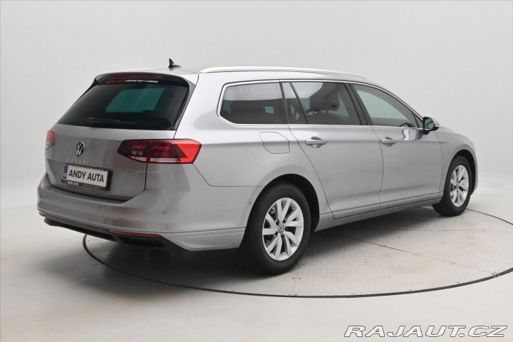 Volkswagen Passat 2,0 TDI 110 kW DSG Busine 2023