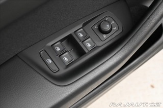 Volkswagen Passat 2,0 TDI 110 kW DSG Busine 2023