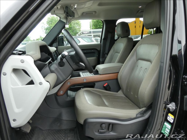 Land Rover Defender 3,0 D250 110 SE,1.maj,ČR, 2021