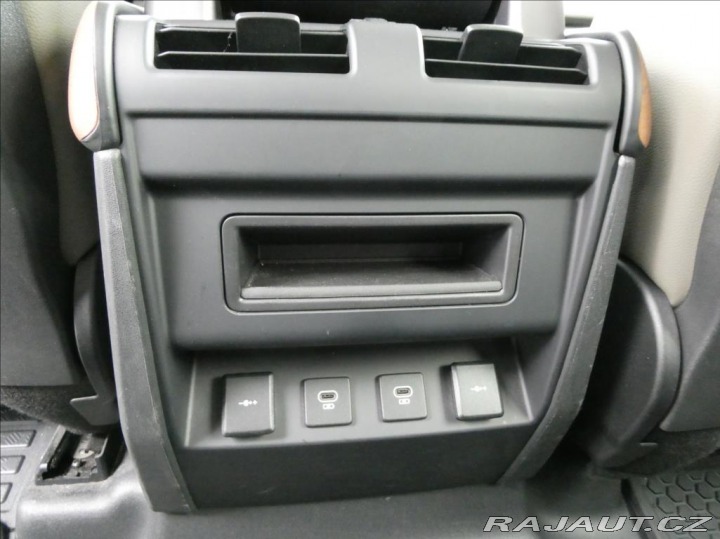 Land Rover Defender 3,0 D250 110 SE,1.maj,ČR, 2021