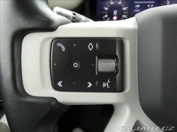 Land Rover Defender 3,0 D250 110 SE,1.maj,ČR, 2021