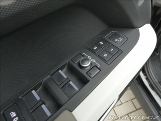 Land Rover Defender 3,0 D250 110 SE,1.maj,ČR, 2021