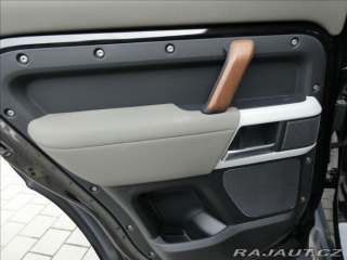 Land Rover Defender 3,0 D250 110 SE,1.maj,ČR, 2021