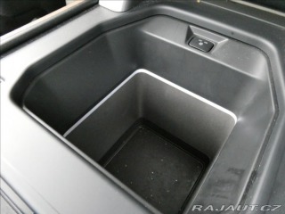Land Rover Defender 3,0 D250 110 SE,1.maj,ČR, 2021