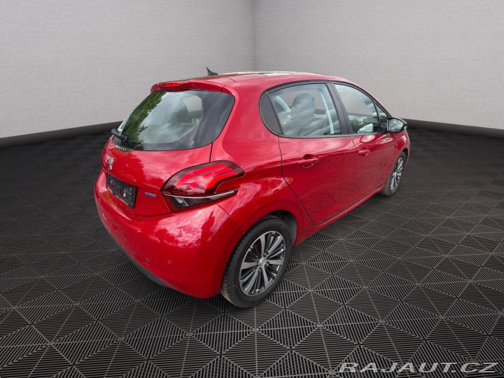 Peugeot 208 1,2 i 60kw Style 2017