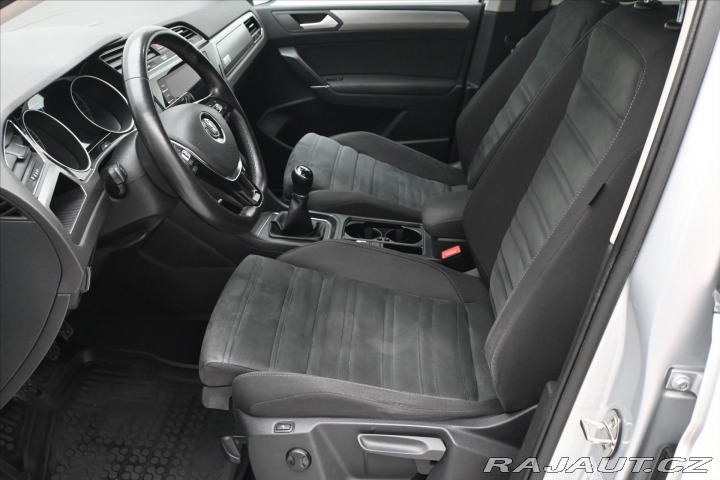 Volkswagen Touran 1,6 TDI 85kW Navi Senzory 2018