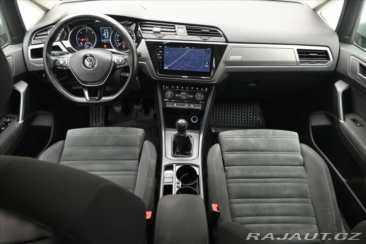 Volkswagen Touran 1,6 TDI 85kW Navi Senzory 2018