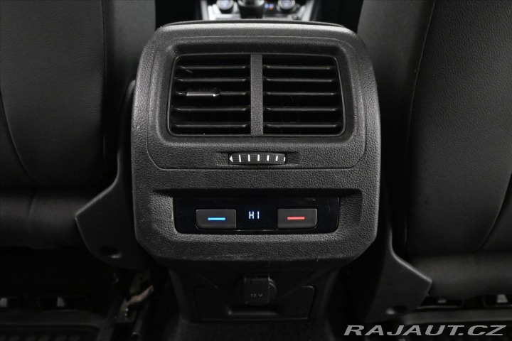 Volkswagen Touran 1,6 TDI 85kW Navi Senzory 2018
