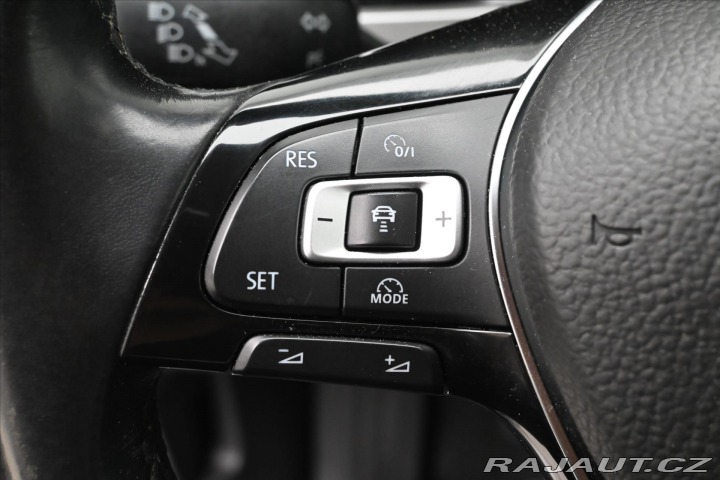 Volkswagen Touran 1,6 TDI 85kW Navi Senzory 2018