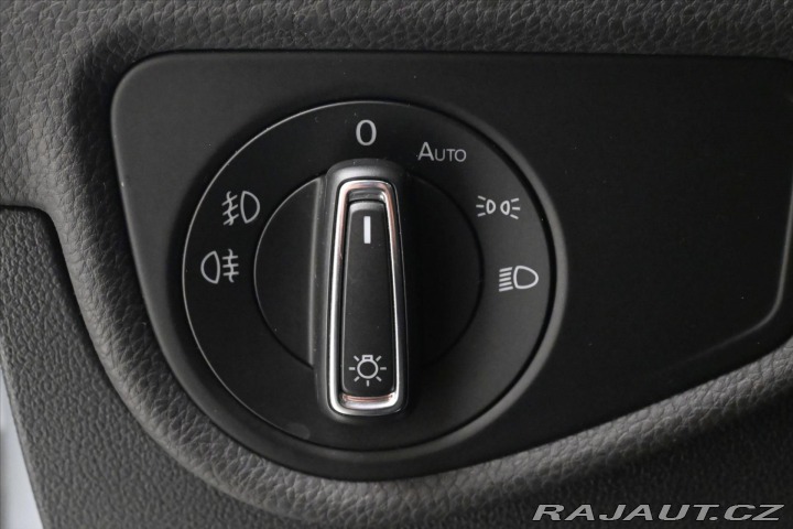 Volkswagen Touran 1,6 TDI 85kW Navi Senzory 2018