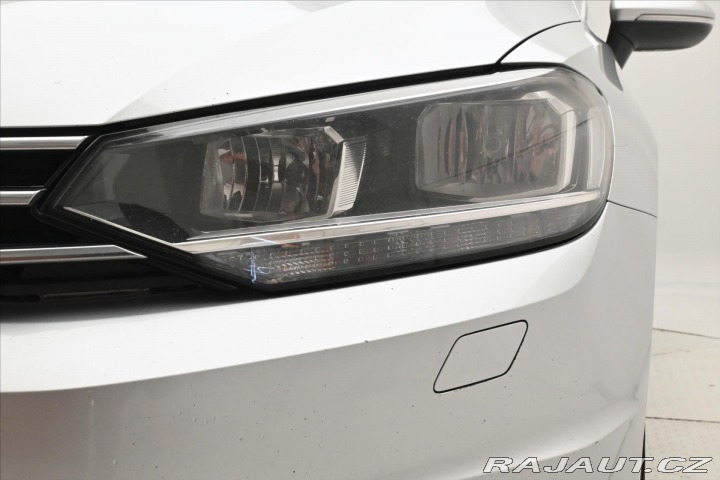 Volkswagen Touran 1,6 TDI 85kW Navi Senzory 2018