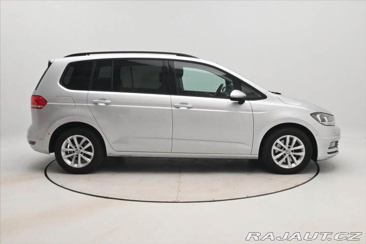 Volkswagen Touran 1,6 TDI 85kW Navi Senzory 2018