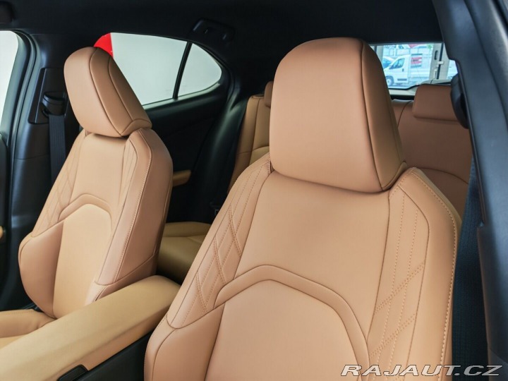Lexus Ostatní modely UX 300h 300h 4×4 F Sport Design 2025