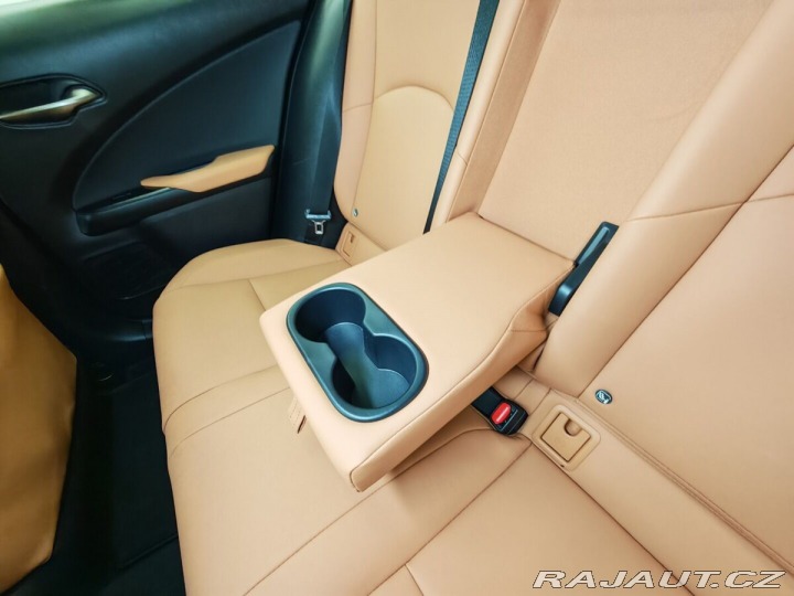 Lexus Ostatní modely UX 300h 300h 4×4 F Sport Design 2025