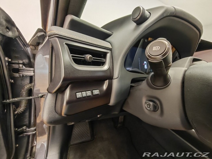 Lexus Ostatní modely UX 300h 300h 4×4 F Sport Design 2025