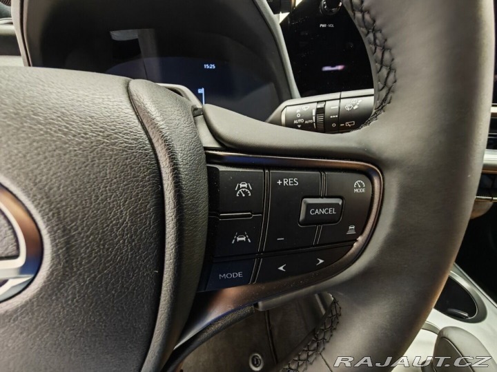 Lexus Ostatní modely UX 300h 300h 4×4 F Sport Design 2025