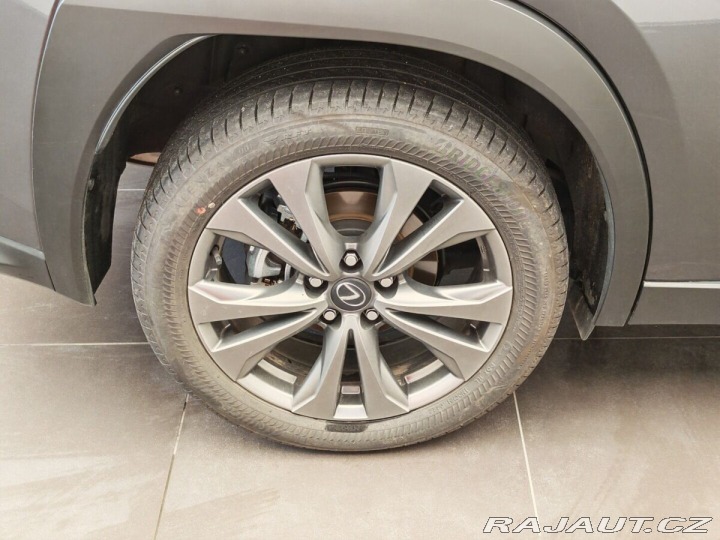 Lexus Ostatní modely UX 300h 300h 4×4 F Sport Design 2025
