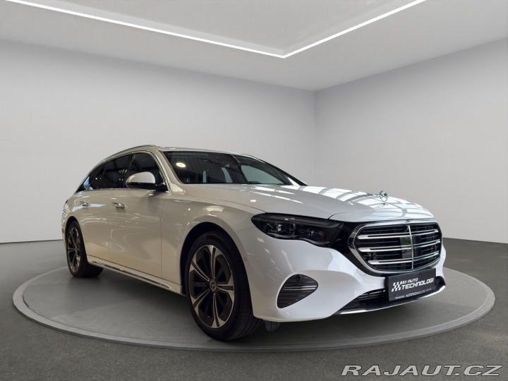 Mercedes-Benz E E 300 de 4MATIC kombi 2025