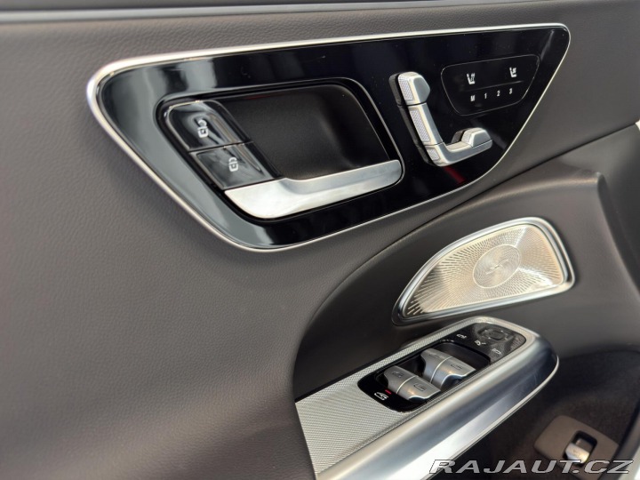Mercedes-Benz E E 300 de 4MATIC kombi 2025