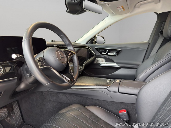 Mercedes-Benz E E 300 de 4MATIC kombi 2025