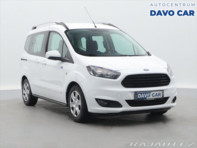 Ford Tourneo Courier 1,0 EB 74kW CZ Titanium 1