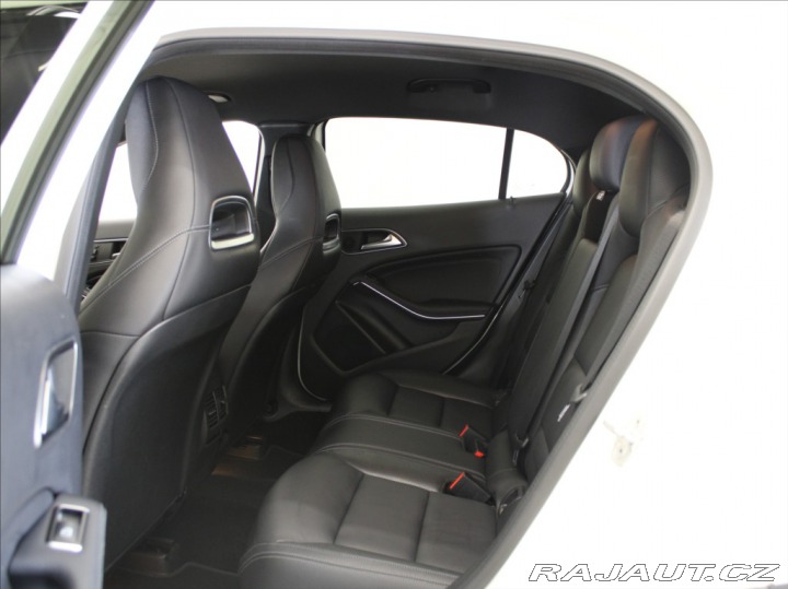 Mercedes-Benz GLA 2,0 250 4Matic Paměť H/K 2016
