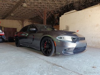 Dodge Charger 6,4   SRT Daytona edition