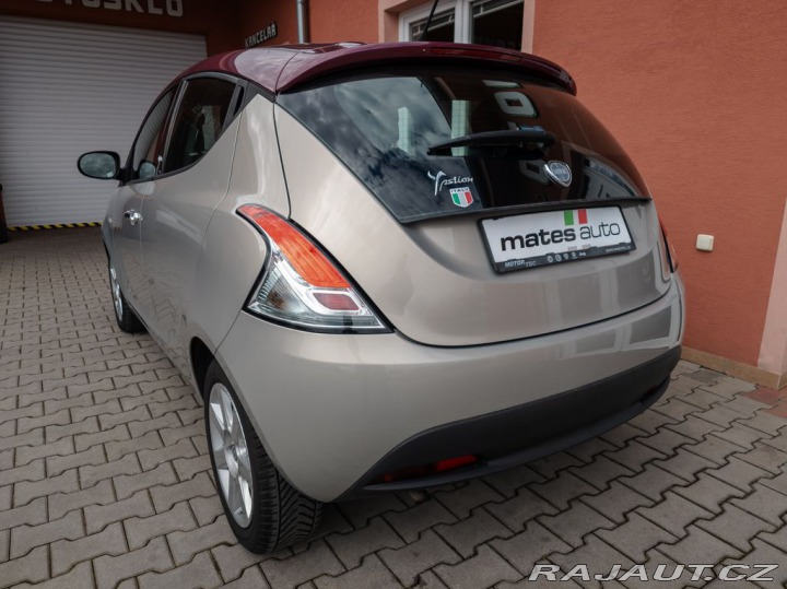 Lancia Y 2012