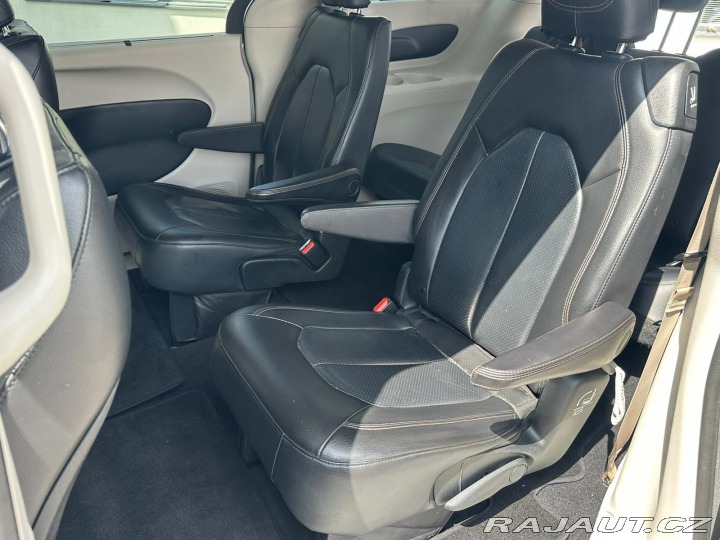 Chrysler Pacifica 3.6i, 214KW, BLIS 2019