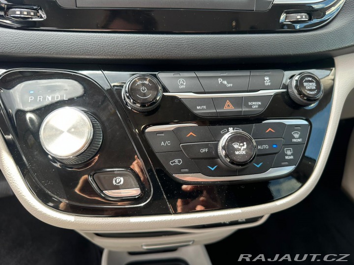 Chrysler Pacifica 3.6i, 214KW, BLIS 2019