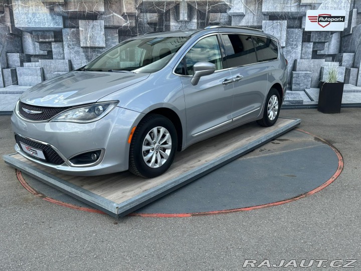 Chrysler Pacifica 3.6i, 214KW, BLIS 2019